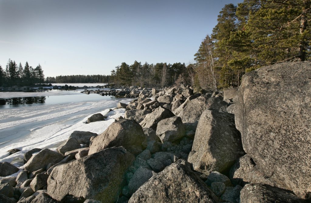 Picture of ribbed moraines at köklot during spring.